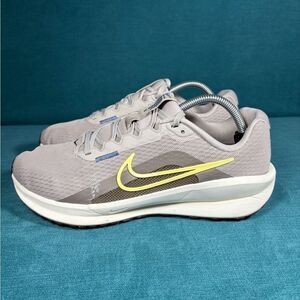 Nike Downshifter 13 'College Grey Soft Yellow' Mens size 9